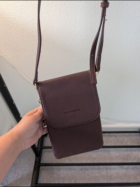 Bostanten Leather Crossbody Phone Bag in Deep Plum